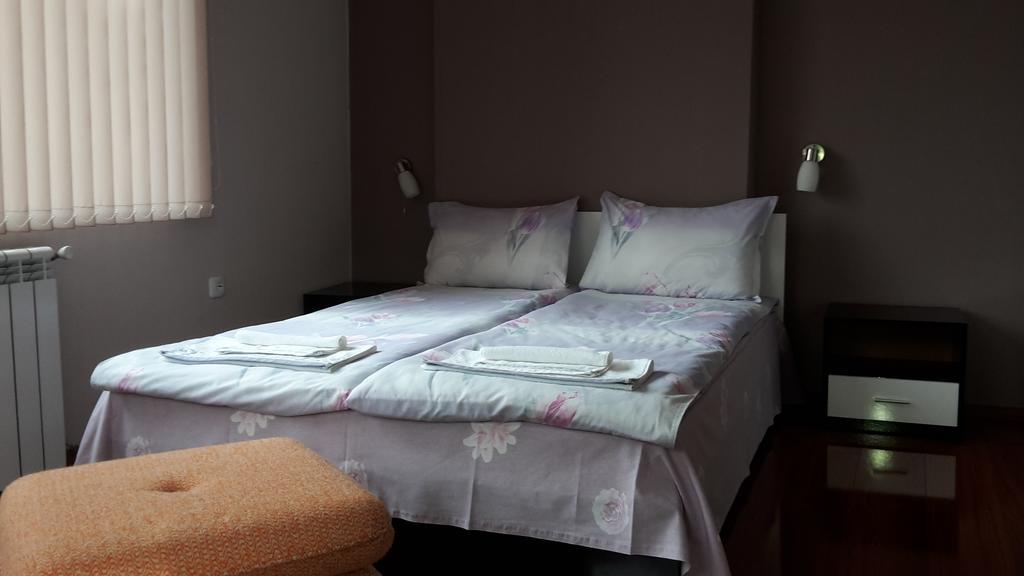 Kyurkchievi Guest House Sapareva Banya Bilik gambar
